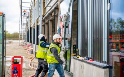 Installation des murs rideaux du Centre commercial L’ISLE ADAM
